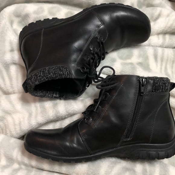 Propet Leather Delaney Lace Up Ankle Boot with Inside Zip - Picture 3 of 6